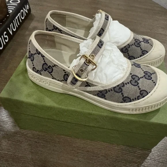 Gucci Girls Mary Jane’s (30)